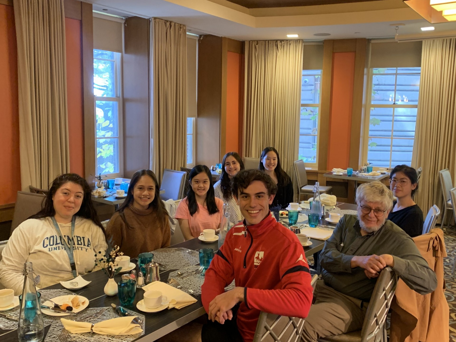 Current Scholars Meeting with Dr. Robert Pollack for Lunch (11/3) Current Scholars met with RCSS founder, Dr. Robert Pollack, for lunch at Faculty House!
